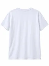 Remera blanca con estampado gráfico azul en el pecho con las frases "Adrenaline", "True Skate Power" y "New York City", y la silueta de un patinador.