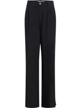 Pantalón chino negro de corte recto y holgado, con cintura plisada, bragueta con cremallera y botón, bolsillos laterales y traseros de ojal.