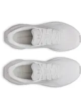 Championes de running Under Armour modelo W Ascend, color blanco, confeccionados con malla transpirable y entresuela Charged+ Cushioning para mayor amortiguación.