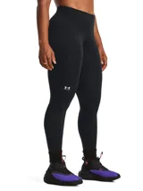 Calza deportiva Under Armour de tiro alto, color negro, con logo de la marca estampado en la pierna. Confeccionada en tejido de doble capa con interior cepillado para mayor calidez y exterior de secado rápido.
