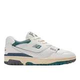 Championes New Balance modelo BB550PTB, color blanco con detalles en verde y azul.