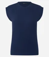 Blusa de tejido ribana color azul marino, con cuello redondo y mangas cortas tipo capa.