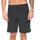 Boardshort Quiksilver liso de color negro y 19 pulgadas, con cintura fija y cordón de ajuste en contraste.