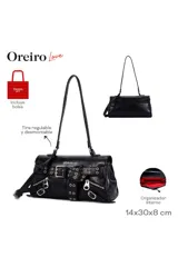 Cartera negra de cuero sintético con diseño estilo biker, detalles de hebillas, ojales metálicos y cierres decorativos. Tiene una correa de hombro ajustable y el logo "Oreiro Love" grabado en la parte frontal.