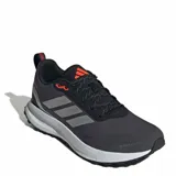 Championes de running Adidas modelo Runfalcon 5 TR, color negro con detalles en gris y naranja. Presentan mediasuela Cloudfoam para amortiguación, suela Adiwear para tracción en superficies mixtas y exterior de malla técnica transpirable con refuerzos estructurales.