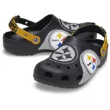 Zuecos Crocs Classic Clog inspirados en los Pittsburgh Steelers de la NFL, color negro con detalles en gris y amarillo, tira trasera ajustable y apliques temáticos del equipo.