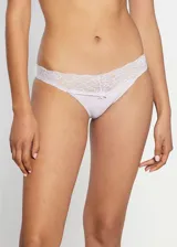 Pack de dos bombachas vedetina de microfibra color rosa pálido con encaje floral en la cintura y moño de raso al frente. Fundillo 100% algodón.