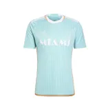 Camiseta de fútbol Adidas del Inter Miami CF, modelo 2024, tercera equipación. Diseño celeste con rayas verticales en relieve, detalles en naranja en cuello y laterales, y las tres tiras de Adidas en los hombros. Incluye el escudo del club y el logo de Adidas en el pecho, y el nombre "Miami" en el frente.