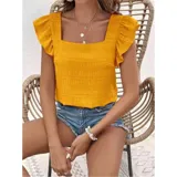 Blusa de color amarillo con textura fruncida, cuello cuadrado y mangas cortas con volados.