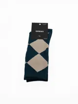 Pack de dos pares de medias de caña media con diseño a rayas. Un par presenta rayas finas horizontales en gris y negro, mientras que el otro par tiene rayas más anchas en gris y azul oscuro. Ambas incluyen el logo de la marca bordado en el lateral.