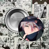 Pin metálico con la imagen de Naruto sonriendo.