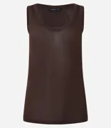 Blusa musculosa de punto ligero texturizado, color blanco, con cuello redondo y breteles anchos.