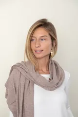 Pashmina color ladrillo de tejido de punto en viscosa y poliamida.