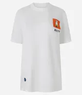 Remera blanca de algodón con cuello redondo y mangas cortas, con diseño estampado de Miffy en el pecho y detalles gráficos en la manga.