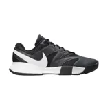 Championes Nike Court Lite 4, color negro con detalles en blanco. Diseño deportivo con paneles de malla y cuero sintético, ideal para uso diario o entrenamiento.