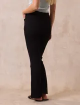 Jegging con pretina elastizada, marca Zac & Rachel. Delantera y trasera con bolsillos. Terminación de ruedo bootcut.