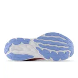 Championes New Balance Fresh Foam 680v8 para mujer, color salmón con logo plateado.