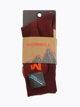 Medias técnicas color bordó con detalles en naranja, diseñadas para trekking y actividades al aire libre con refuerzos acolchados y soporte elástico.