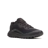 Championes de trekking y trail running Merrell modelo Fly Strike 2, color negro, confeccionados en malla transpirable y TPU con suela de goma con tacos antideslizantes.