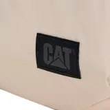 Bandolera de nylon color beige, de diseño holgado y redondeado con bolsillos frontales ajustables con cordón elástico y tope, correa ajustable negra y parche con logo de la marca.
