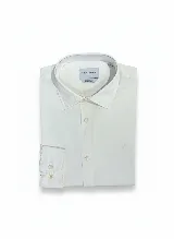 Camisa de manga larga lisa con cuello clásico y cierre frontal de botones. Presenta un ajuste regular y un pequeño logo bordado en el pecho.