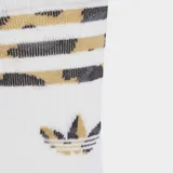 Pack de dos pares de medias Adidas de largo clásico, con puños de canalé, diseño de estampado de leopardo y detalles de las 3 bandas y el trébol de la marca.