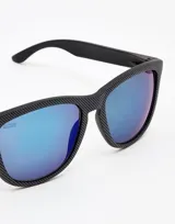 Gafas de sol unisex Hawkers, con montura cuadrada negra con textura y lentes espejados azules.