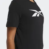Remera de manga corta y cuello redondo, color negro, con el logo Vector de Reebok en blanco estampado en el pecho.