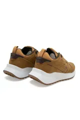 Championes deportivos Santa Barbara modelo Taunton, de color marrón con suela blanca y detalles en marrón oscuro.