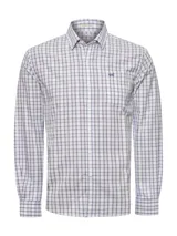 Camisa de manga larga confeccionada en popelina de algodón orgánico, con diseño de cuadros en tonos azul y rojo sobre fondo blanco. Presenta cuello clásico con botones, cierre frontal abotonado, bolsillo en el pecho con logo bordado y puños ajustables.
