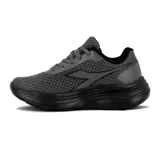 Championes de running Diadora modelo Glace L, color gris con detalles en negro. Presentan una capellada de tejido knit transpirable y una suela de phylon que proporciona amortiguación y ligereza.