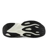 Championes de running New Balance Kahia V2, color gris claro con detalles en azul marino y naranja. Presentan una parte superior de malla ligera y una entresuela Fresh Foam para amortiguación.