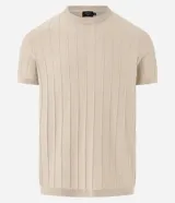 Remera slim de manga corta con cuello redondo, confeccionada en tejido de viscosa con textura de rayas verticales.