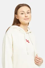 Buzo hoodie color crudo de Levi's, con logo 'LS' bordado en rojo en el pecho.