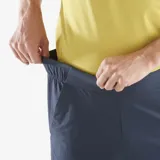 Short de senderismo Salomon modelo Wayfarer Ease, color azul marino, con bolsillos laterales y tejido elástico en 4 direcciones.