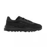 Championes Lacoste modelo Elite Active Evo, color negro, con diseño de paneles en textil y gamuza, suela de goma con relieve y logo de la marca en el lateral.