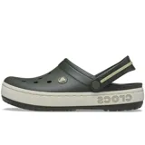 Zueco Crocs modelo Crocband Heritage, de color negro con suela de plataforma en tono gris claro y detalles en relieve con la marca en el lateral.