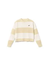 Sweater de punto a rayas horizontales en color amarillo y blanco, con cuello redondo, manga larga y terminación deshilachada en el ruedo y puños.