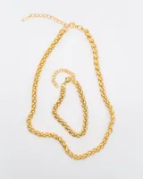 Collar dorado de acero quirúrgico hipoalergénico con cadena tipo espiga.