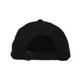 Gorra roja con logo de Diadora bordado en blanco en el lateral.