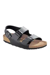 Sandalias Birkenstock Milano negras con dos correas ajustables con hebilla y tira trasera. Plantilla anatómica de corcho y látex.