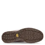 Botas Caterpillar modelo Charli Sassafras de caña baja, confeccionadas en gamuza color bordó. Presentan cuello acolchado tejido en tono beige, cierre mediante cordones con ganchos metálicos y suela de goma dentada en contraste.