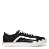 Championes urbanos de corte bajo marca Push, confeccionados en lona y gamuza color bordó con detalles en blanco. Presentan cordones blancos y suela de goma blanca con línea decorativa negra.