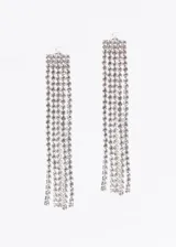 Aros colgantes largos plateados con base circular y múltiples tiras de strass brillantes.