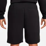 Short deportivo negro Nike Tech con logo estampado y corte regular.