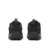 Calzado de trekking Merrell modelo Accentor 4 Wp, de color negro, confeccionado con gamuza y malla transpirable, con diseño impermeable, suela de goma y cordones tradicionales.