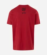 Remera de algodón color rojo con estampado gráfico frontal de Avril Lavigne, globos y letras en estilo gótico.