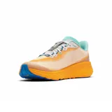 Zapatilla de running Columbia Konos Featherweight para hombre, con parte superior tejida jacquard en tonos beige y naranja degradado, detalles en turquesa y azul vibrante en el forro y suela. Presenta la marca Columbia en el lateral. Incorpora tecnología Omni-MAX™ y entresuela TechLite+™.
