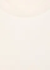 Camiseta de cuello redondo y manga corta con diseño recto y corte holgado.