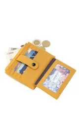 Tarjetero color verde agua con presilla frontal y múltiples ranuras para tarjetas. Incluye un bolsillo con cierre para monedas o billetes.